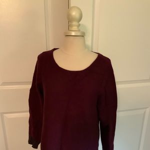 Maroon crewneck thick sweater